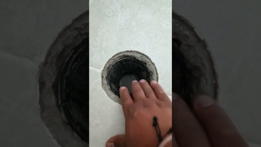 Soluciones Efectivas para la Reparación de Fugas en Tejados con Filtraciones al Baño